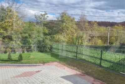 Casă cu 3 camere cu Teren 430 Mp în Central - 1