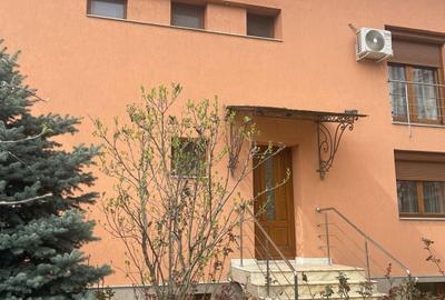 Casă cu 4 camere cu Teren 1750 Mp în Titan - 2