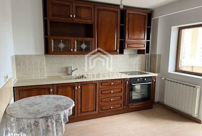 Apartament cu 3 camere decomandat în Libertății