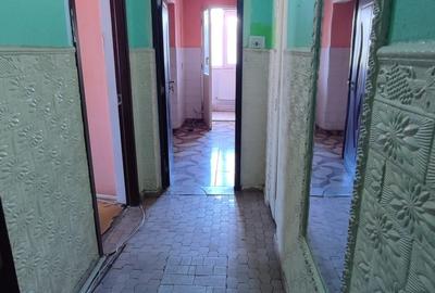 Apartament cu 3 camere decomandat în Micro 38 - 1