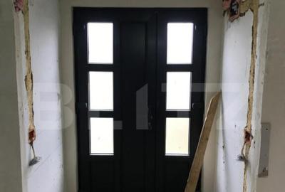 Casă cu 3 camere cu Teren 3400 Mp în Central - 1