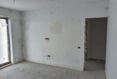 Casă cu 4 camere cu Canalizare în Central - 22