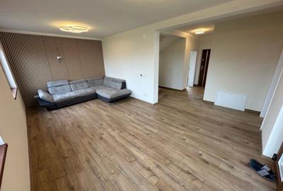 Duplex cu 5 camere cu Teren 300 Mp în Dumbrăvița - 1