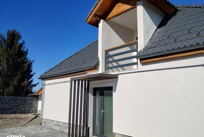 Casă cu 4 camere cu Teren 290 Mp în Central