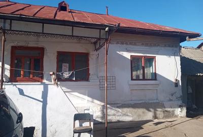 Casă cu 3 camere cu Teren 1300 Mp în Central - 6