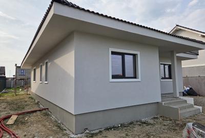 Casă cu 3 camere cu Teren 640 Mp în Moșnița Nouă - 3