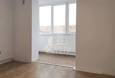 Apartament cu 4 camere semidecomandat în Aradului - 2