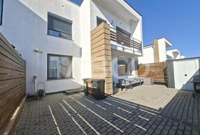 Casa de vanzare in Zavoi cu 3 camere 2 bai curte libera de 50 mp - 1