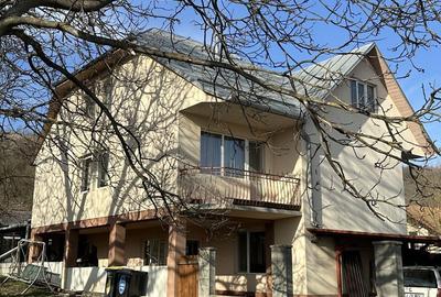 Casă cu 4 camere în Central - 3