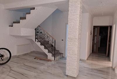 Casă cu 4 camere cu Teren 370 Mp în Central - 4