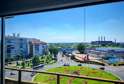 Apartament cu 2 camere decomandat în Micro 3