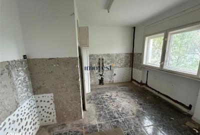 Casă cu 4 camere în Titulescu