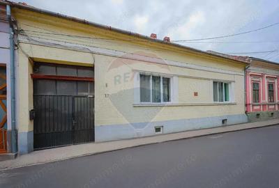 Apartament cu 5 camere nedecomandat în Central - 18