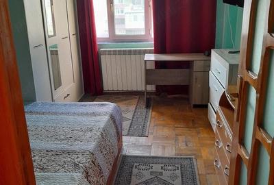 Apartament cu 3 camere decomandat în Brăilei - 4