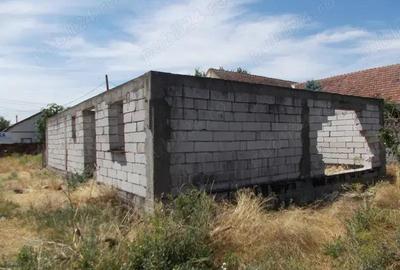 Casa neterminata langa Timisoara, Sacalaz, central, asfalt, utilitati, 1015 mp, FS=15,38mp. Com=0% - 5