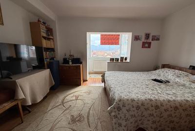 Apartament cu 3 camere decomandat în Răcădău - 2