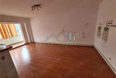 Apartament 3 camere decomandat, 2 bai, 2 balcoane intrare Racadau - 1
