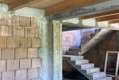 Casă cu 4 camere în Central - 1