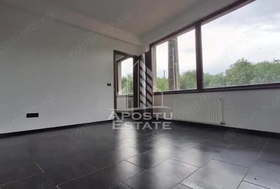 Spațiu comercial, de 160 mp, în Subcetate - 12