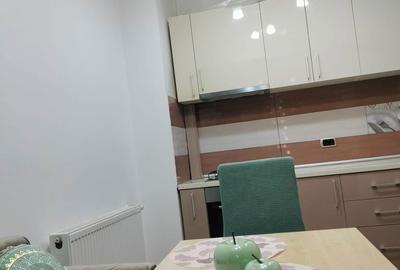 Apartament cu 3 camere decomandat, mobilat în Tractorul - 3