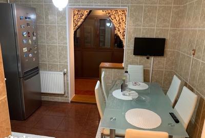 Apartament cu 3 camere decomandat în Central - 3
