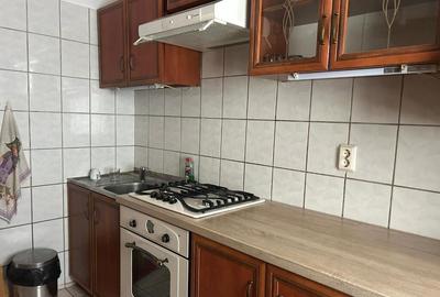 Apartament cu 3 camere decomandat în Gară