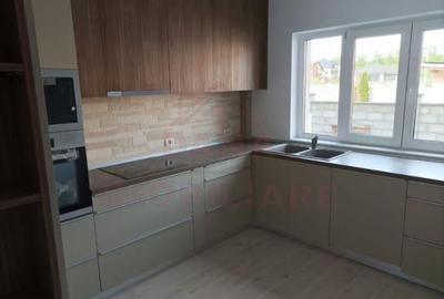 VILĂ TIP TRIPLEX/ LA CHEIE/ ÎN CARANSEBEȘ/,JUD.C-S COMISION 0% - 20