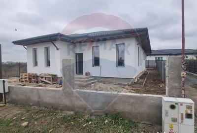 Casă cu 4 camere cu Teren 400 Mp în Dârza - 8