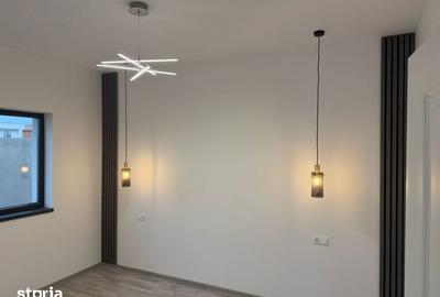 Casă cu 4 camere cu Teren 265 Mp în Malu Mare - 2