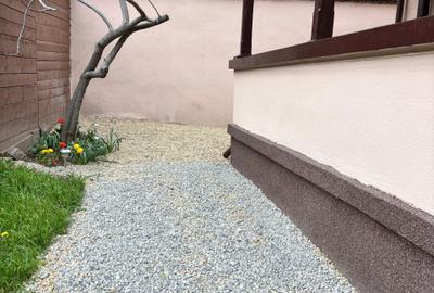 Casă cu 4 camere în Exterior Vest - 3