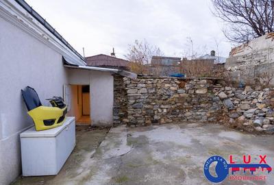 Casă cu 2 camere cu Teren 250 Mp în Central - 8