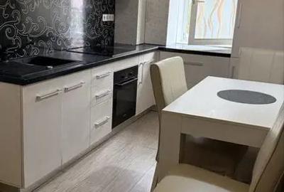 Apartament cu 3 camere decomandat în Ștefan cel Mare