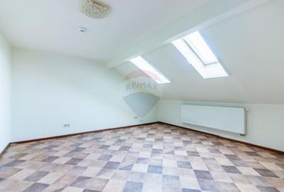 Casă cu 6 camere cu Teren 260 Mp în Tunari - 17