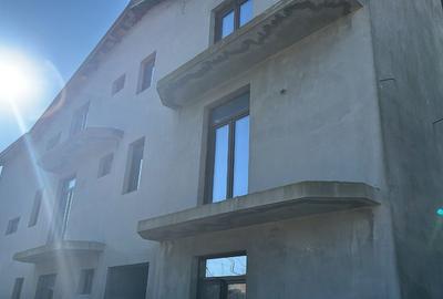 Casă cu 14 camere cu Teren 800 Mp în Costinești - 11