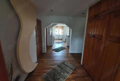 Apartament cu 3 camere decomandat în Oravița - 8