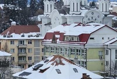 Apartament cu 2 camere semidecomandat în Central - 1
