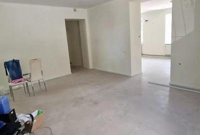 Spațiu comercial, de 55 mp, în Romană - 1