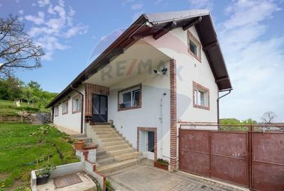 Casă individuală cu 3 camere cu Teren 1029 Mp în Purcăreni - 1