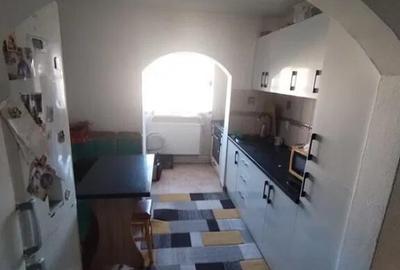 Apartament cu 2 camere decomandat în Burdujeni