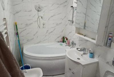 Apartament cu 4 camere decomandat în Central - 2