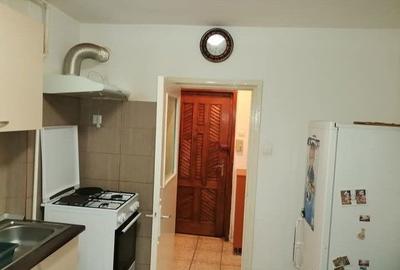 Apartament cu 3 camere semidecomandat în Central - 6