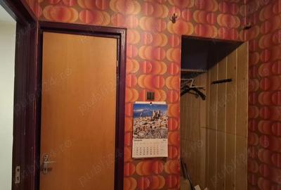 Apartament cu 3 camere decomandat în 1 Mai - 9