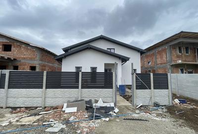 Casă cu 4 camere în Central - 2