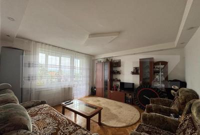 Apartament de vanzare, cu 3 camere decomandat, 61 mp, zona P - 1
