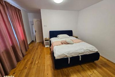 Casă cu 3 camere cu Teren 500 Mp în Central - 1