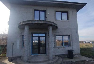 Casa placa beton intre etaje Lazu