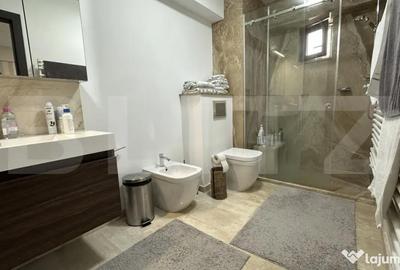 Apartament cu 3 camere semidecomandat în Nufărul