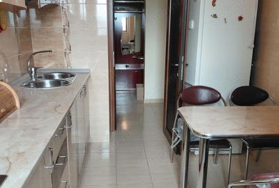 Apartament cu 3 camere decomandat în Micro 21 - 2