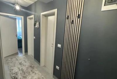 Apartament cu 2 camere decomandat, mobilat în Tractorul - 1