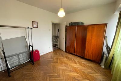Apartament cu 3 camere decomandat în Podu Roș - 6